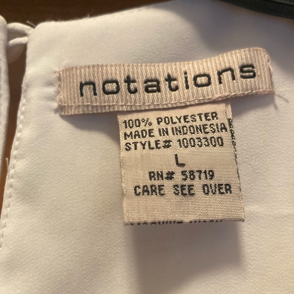 White sleeveless top - Picture 2 of 2